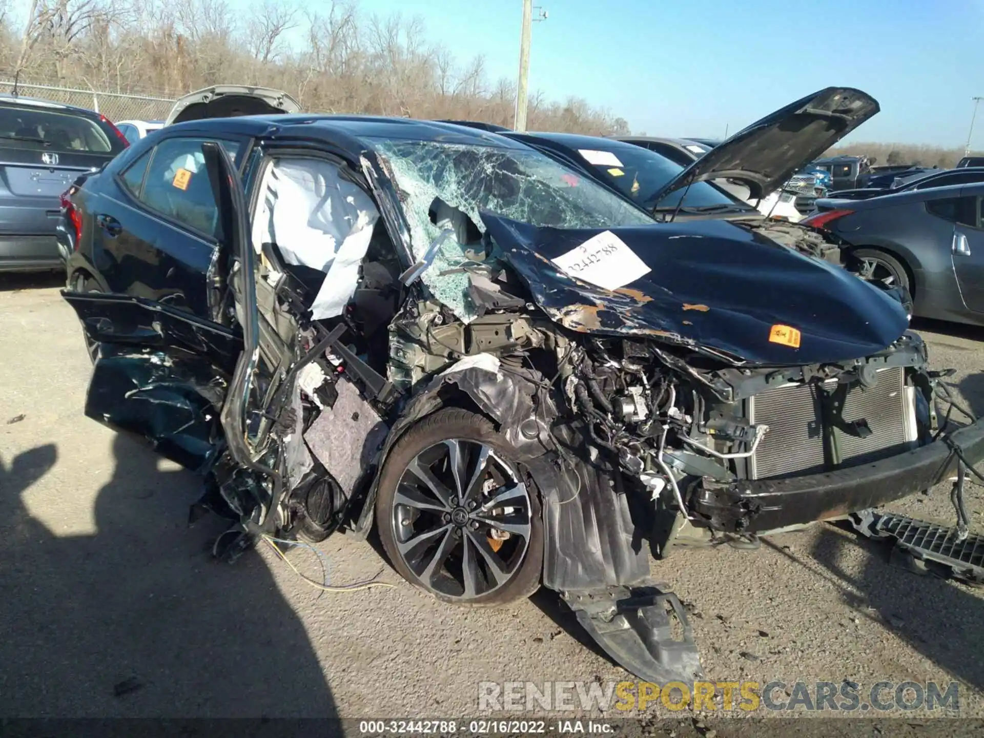 1 Photograph of a damaged car 5YFBURHE1KP860516 TOYOTA COROLLA 2019