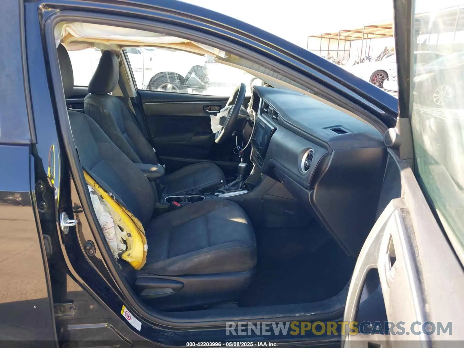 5 Photograph of a damaged car 5YFBURHE1KP862976 TOYOTA COROLLA 2019