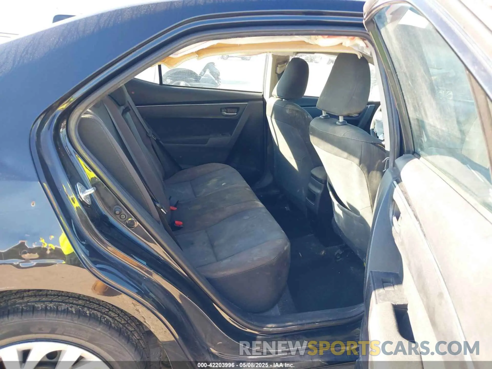 8 Photograph of a damaged car 5YFBURHE1KP862976 TOYOTA COROLLA 2019