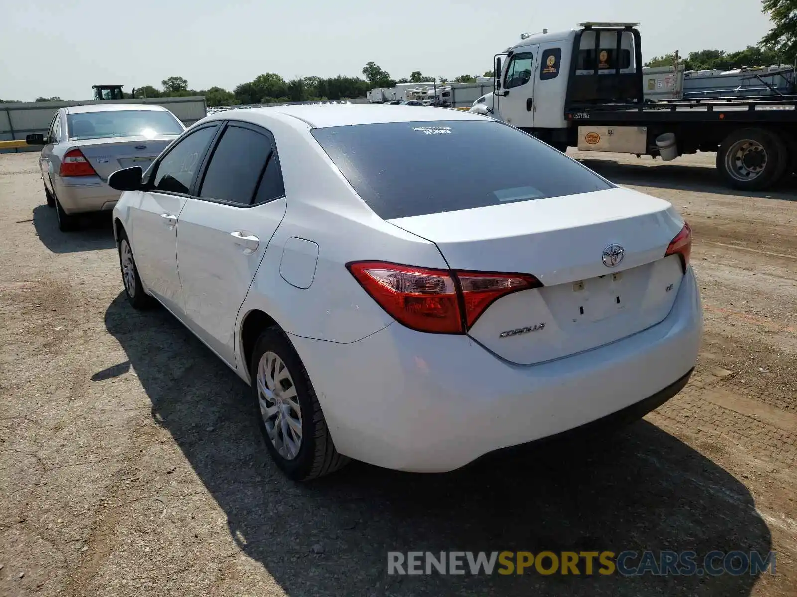 3 Photograph of a damaged car 5YFBURHE1KP873086 TOYOTA COROLLA 2019