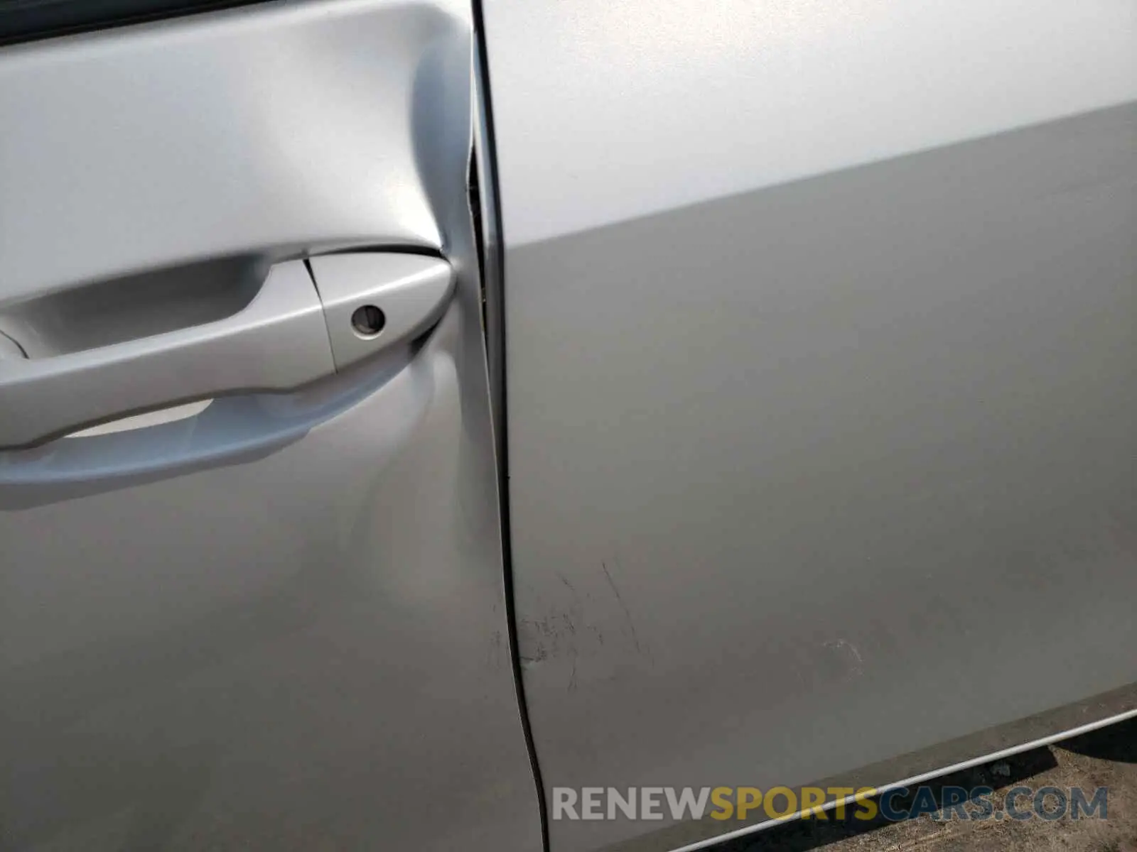 9 Photograph of a damaged car 5YFBURHE1KP888073 TOYOTA COROLLA 2019