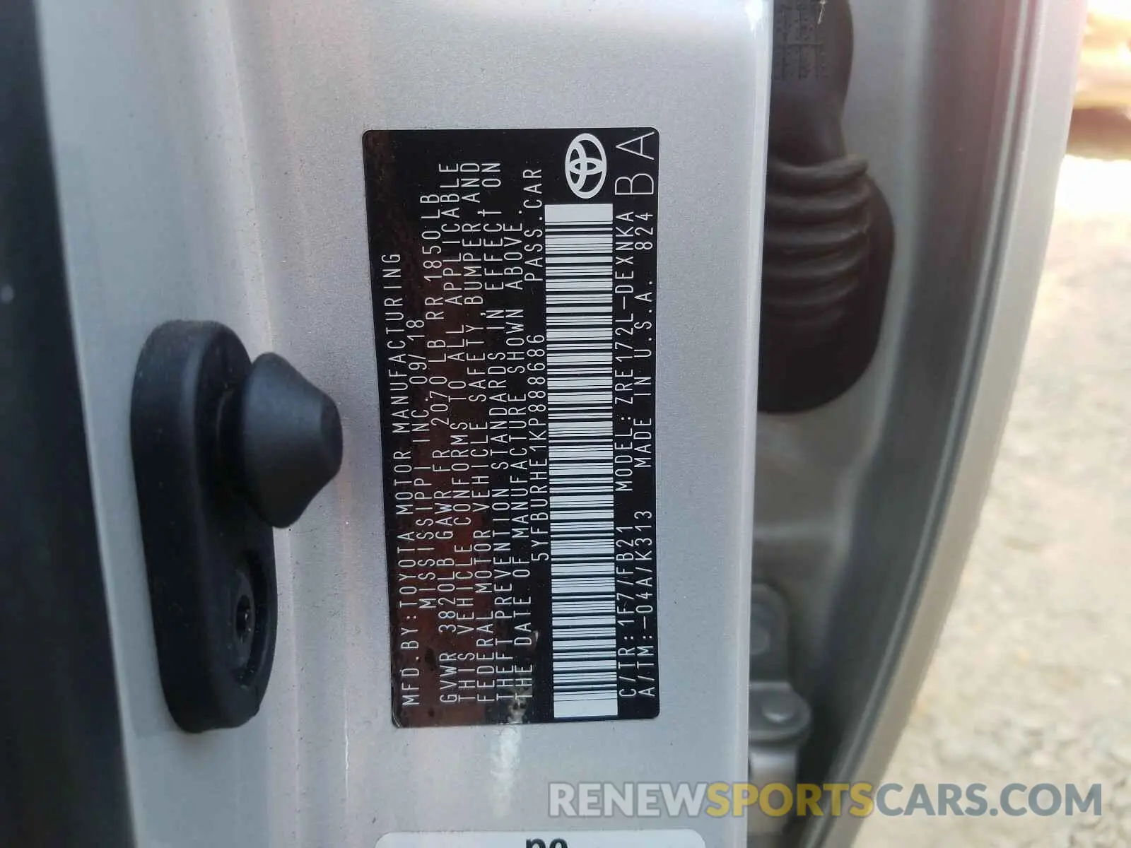 10 Photograph of a damaged car 5YFBURHE1KP888686 TOYOTA COROLLA 2019