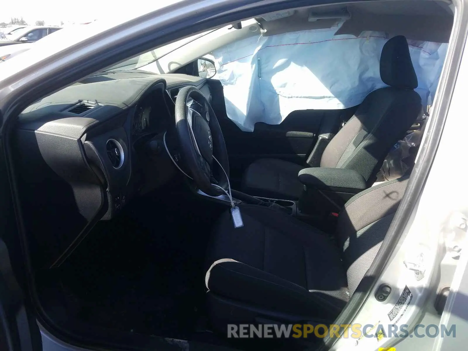 5 Photograph of a damaged car 5YFBURHE1KP888686 TOYOTA COROLLA 2019