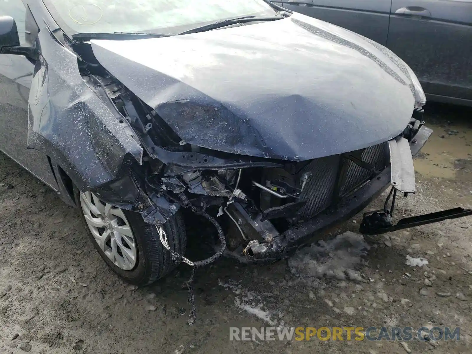 9 Photograph of a damaged car 5YFBURHE1KP892706 TOYOTA COROLLA 2019