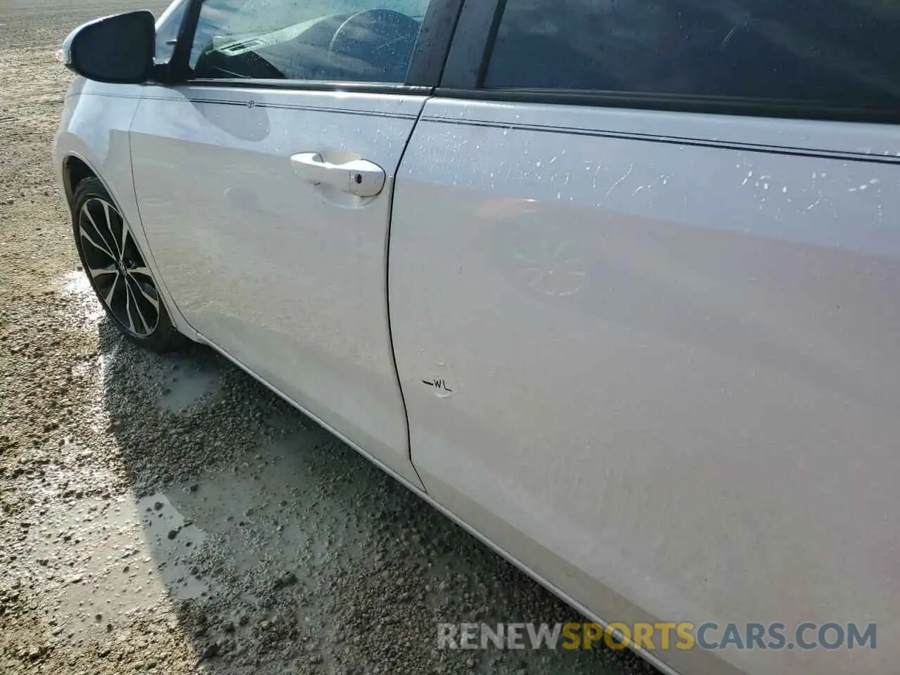 12 Photograph of a damaged car 5YFBURHE1KP901033 TOYOTA COROLLA 2019