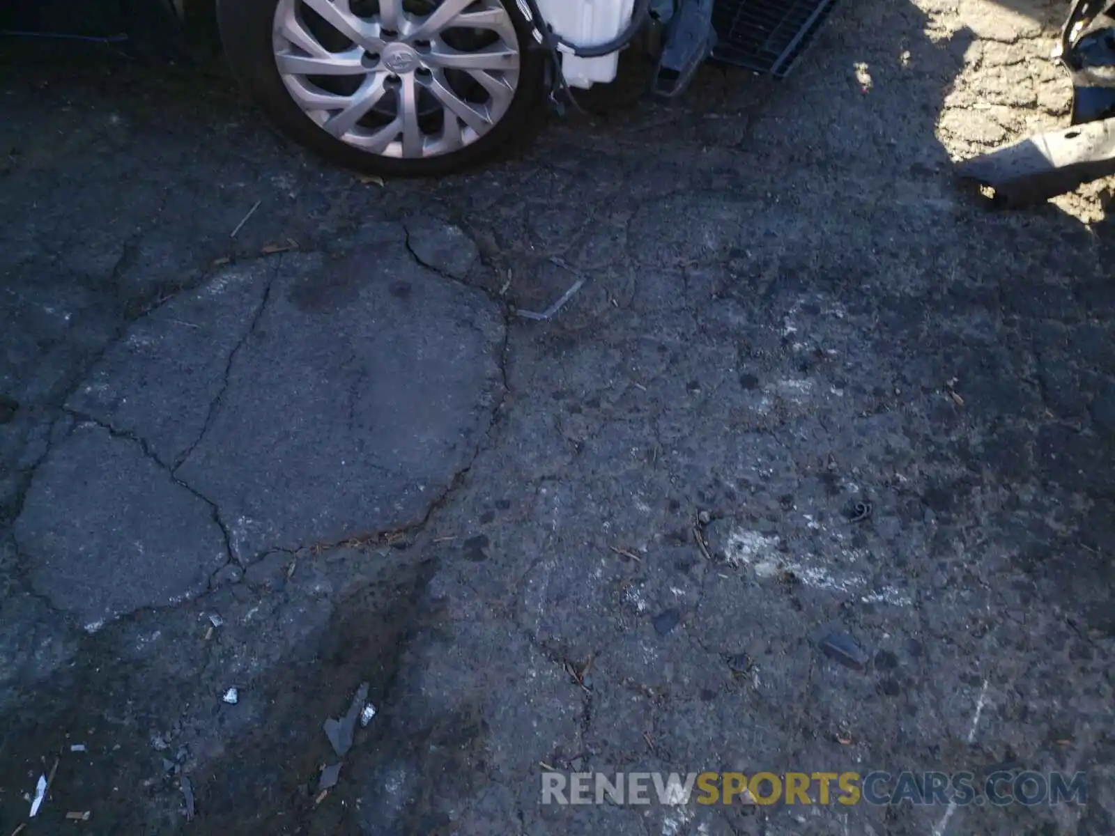 9 Photograph of a damaged car 5YFBURHE1KP912761 TOYOTA COROLLA 2019