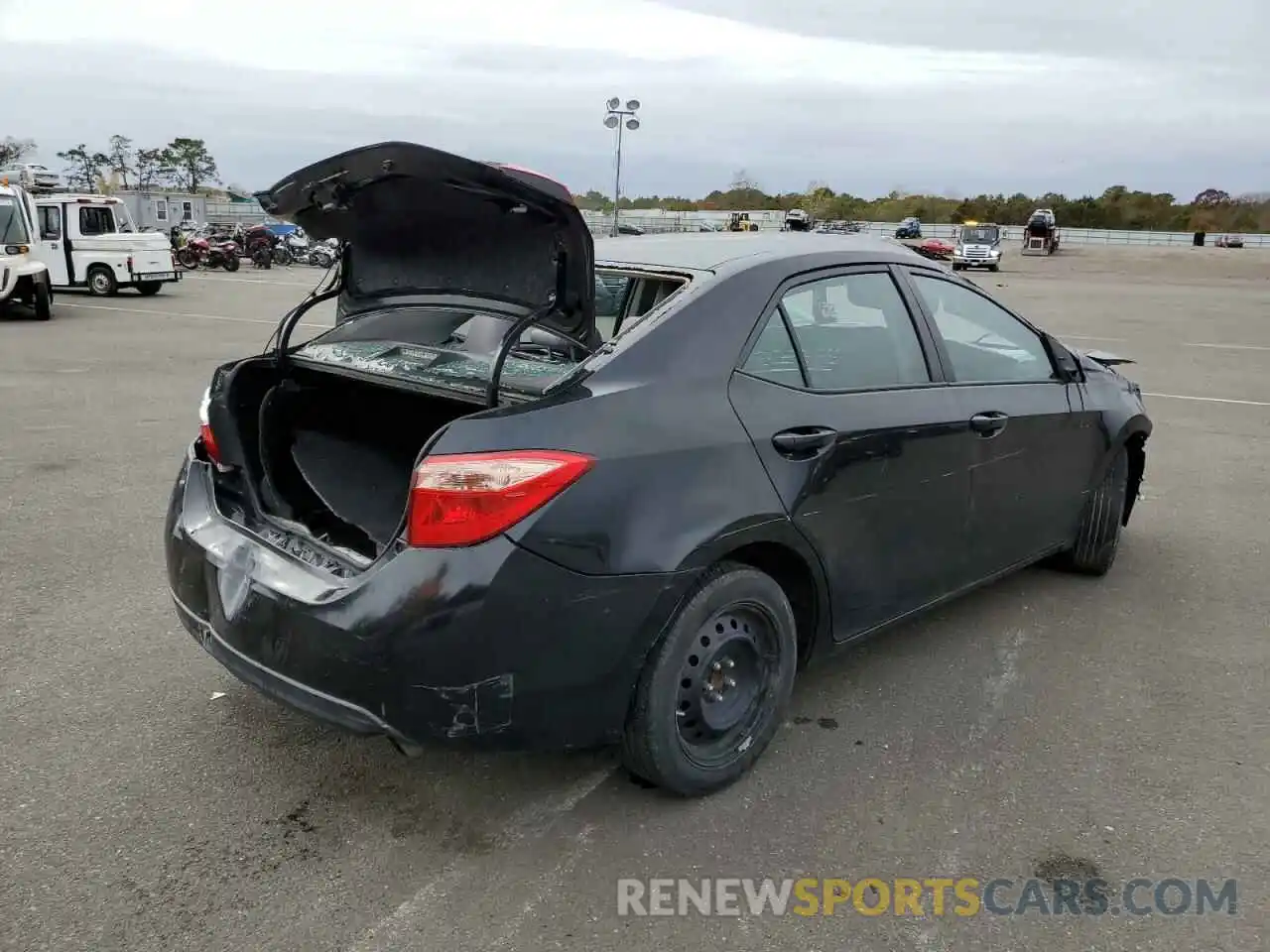 4 Photograph of a damaged car 5YFBURHE1KP913537 TOYOTA COROLLA 2019