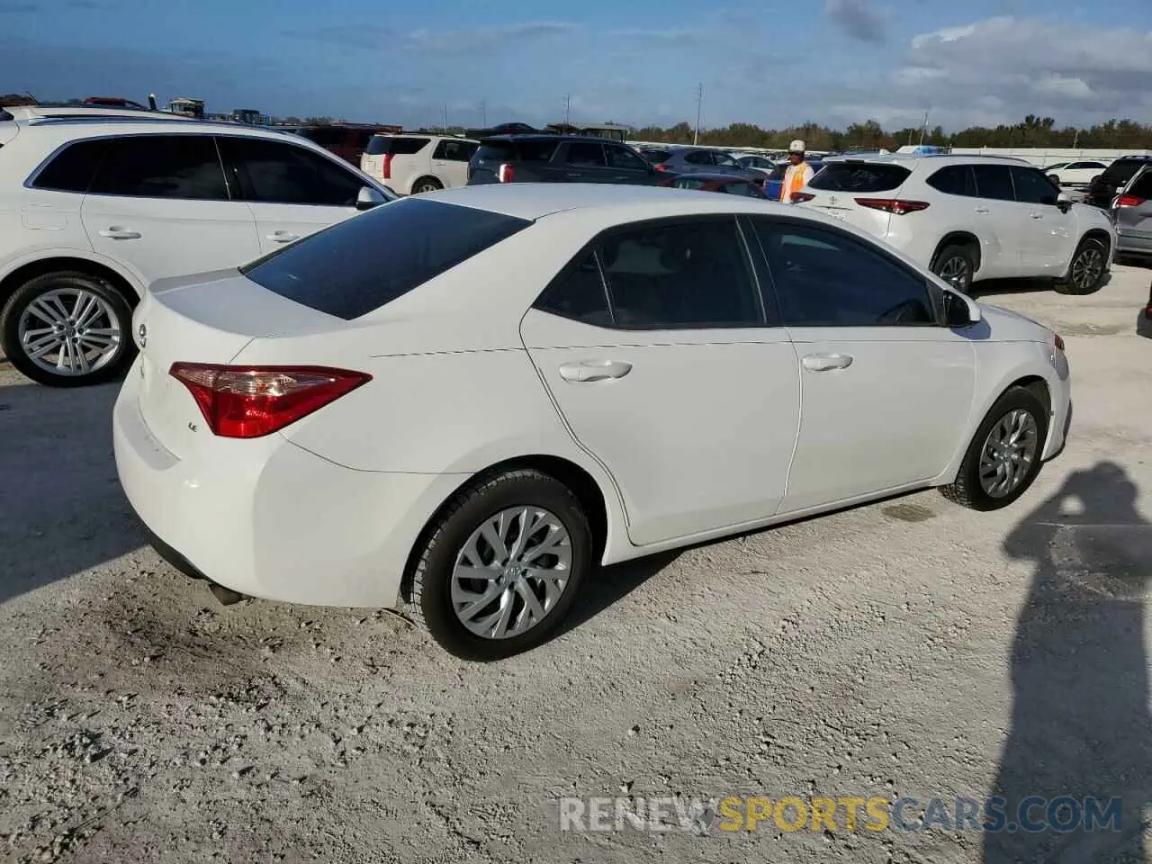 3 Photograph of a damaged car 5YFBURHE1KP917961 TOYOTA COROLLA 2019
