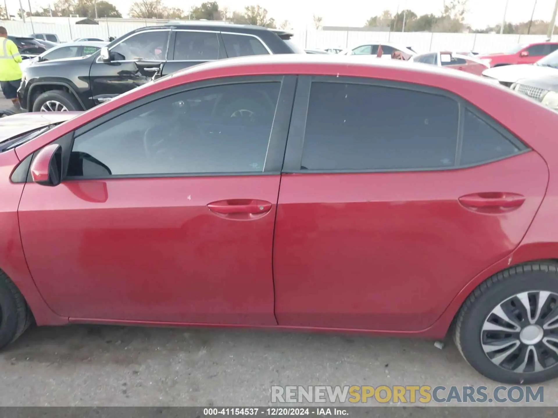 14 Photograph of a damaged car 5YFBURHE1KP920018 TOYOTA COROLLA 2019