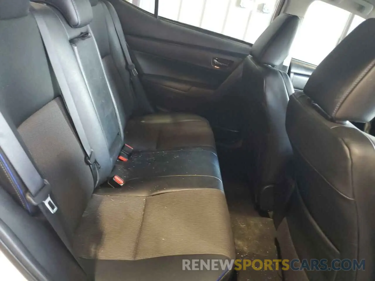 10 Photograph of a damaged car 5YFBURHE1KP926756 TOYOTA COROLLA 2019