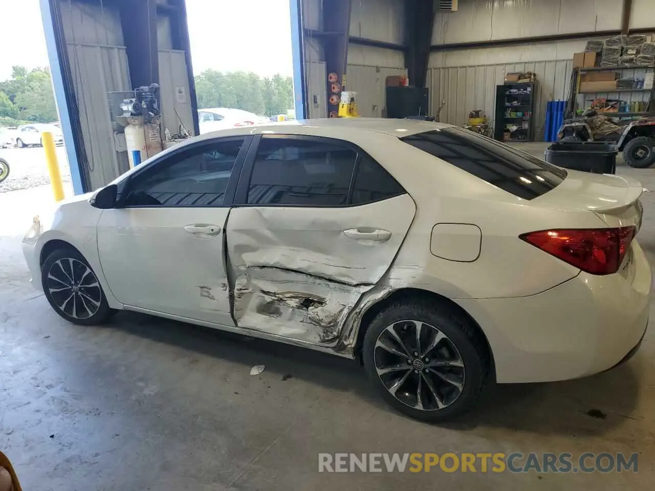 2 Photograph of a damaged car 5YFBURHE1KP926756 TOYOTA COROLLA 2019