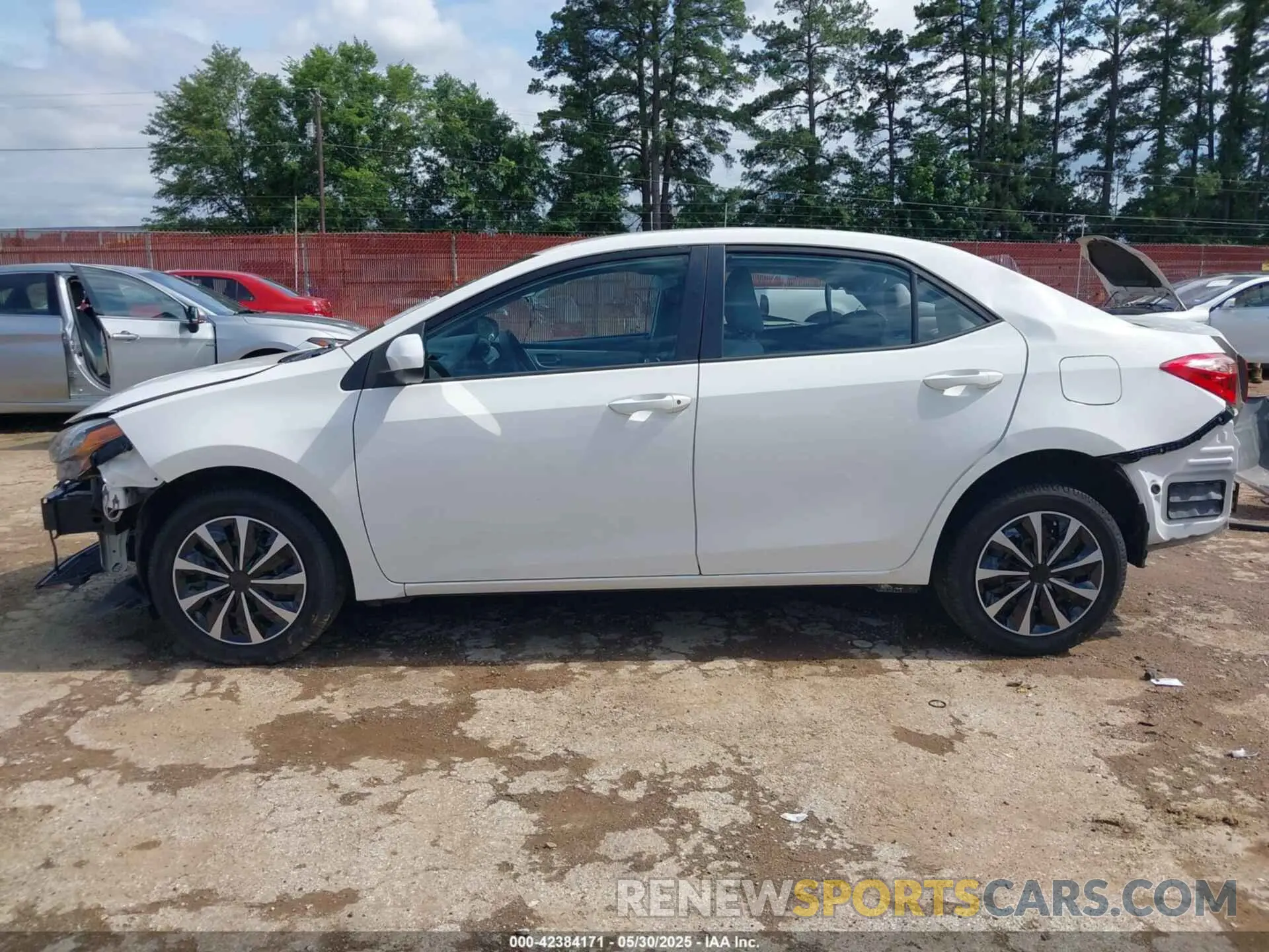 18 Photograph of a damaged car 5YFBURHE1KP927213 TOYOTA COROLLA 2019