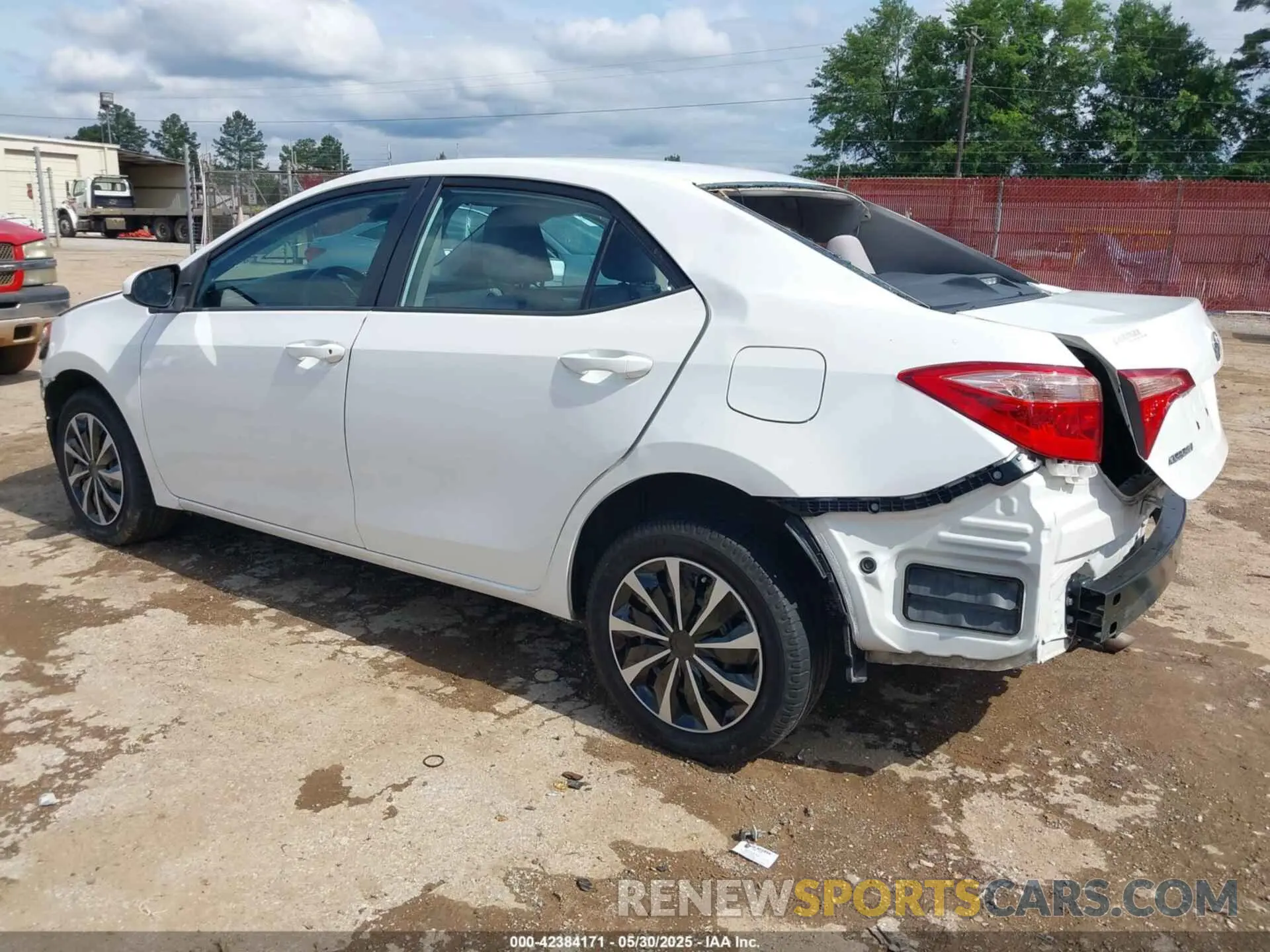 3 Photograph of a damaged car 5YFBURHE1KP927213 TOYOTA COROLLA 2019