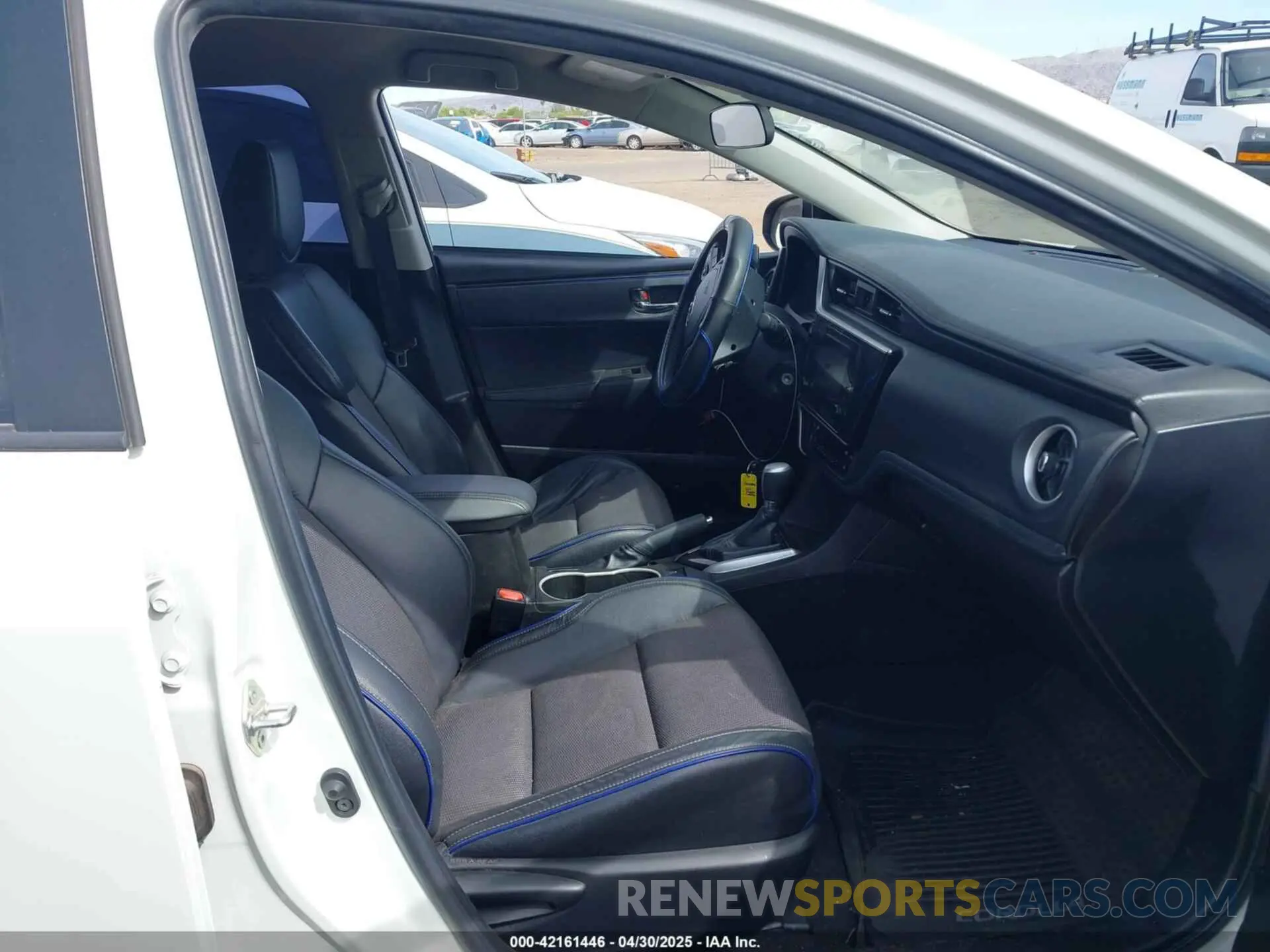 5 Photograph of a damaged car 5YFBURHE1KP928426 TOYOTA COROLLA 2019