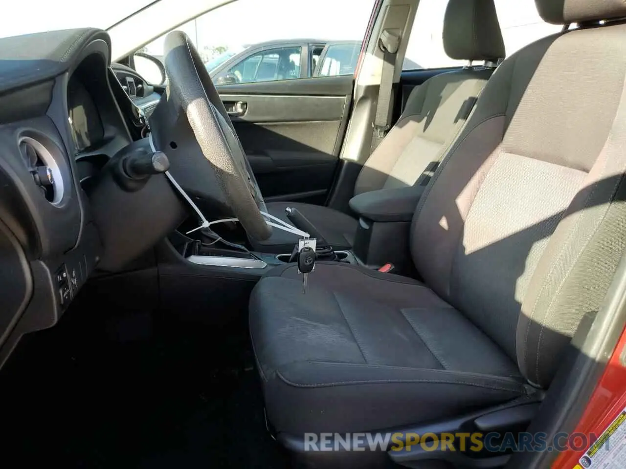 7 Photograph of a damaged car 5YFBURHE1KP932962 TOYOTA COROLLA 2019
