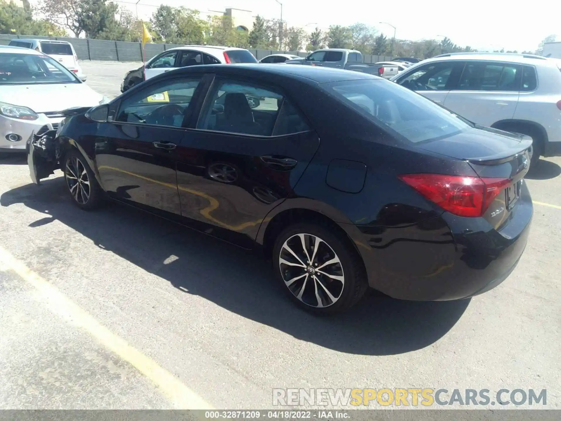 3 Photograph of a damaged car 5YFBURHE1KP934629 TOYOTA COROLLA 2019