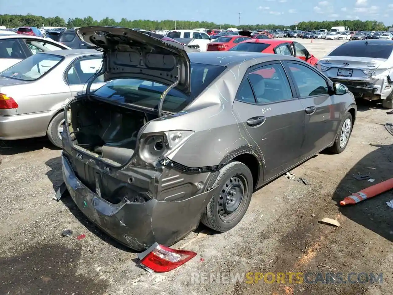 4 Photograph of a damaged car 5YFBURHE1KP937546 TOYOTA COROLLA 2019