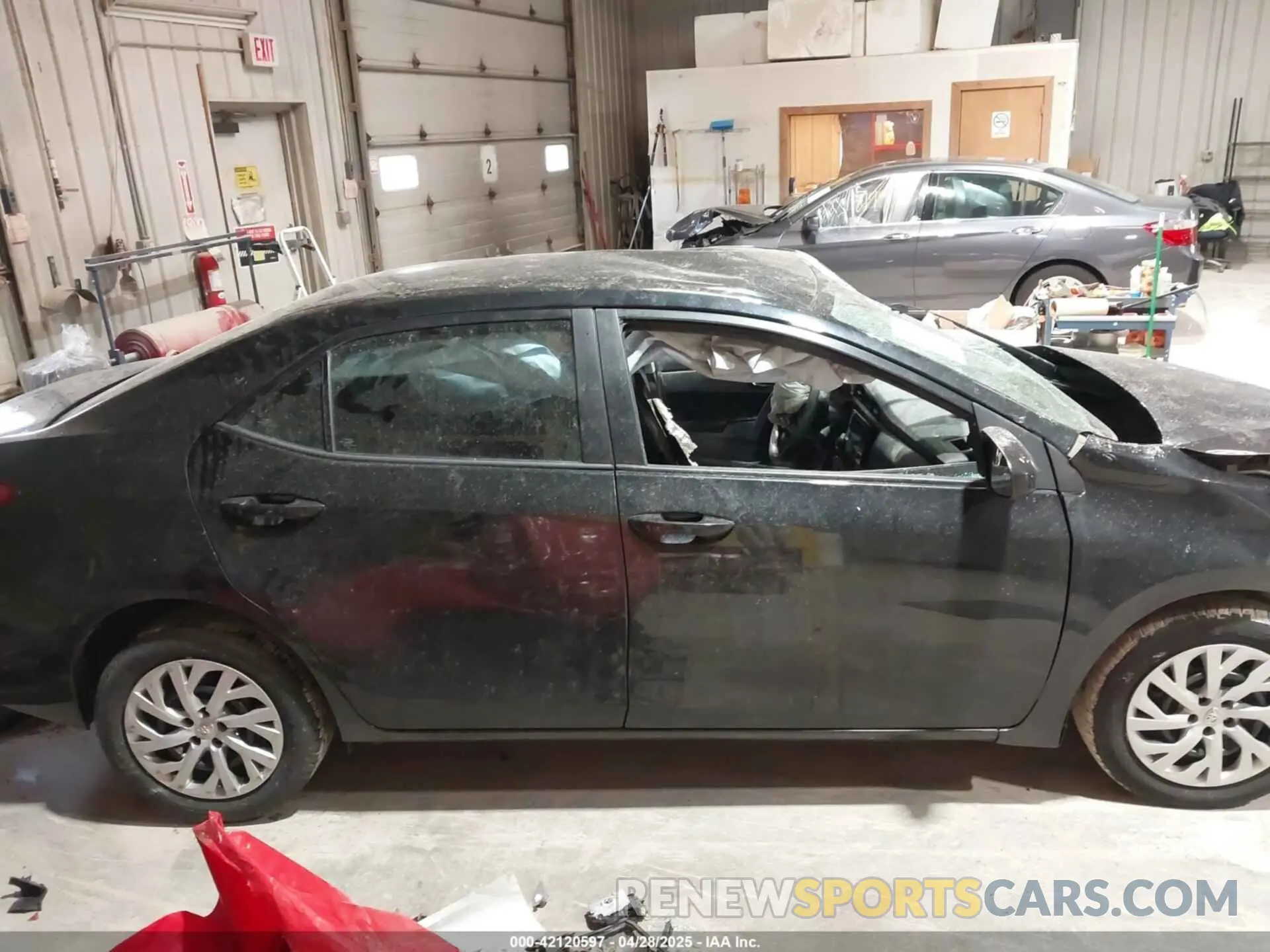 14 Photograph of a damaged car 5YFBURHE1KP940527 TOYOTA COROLLA 2019