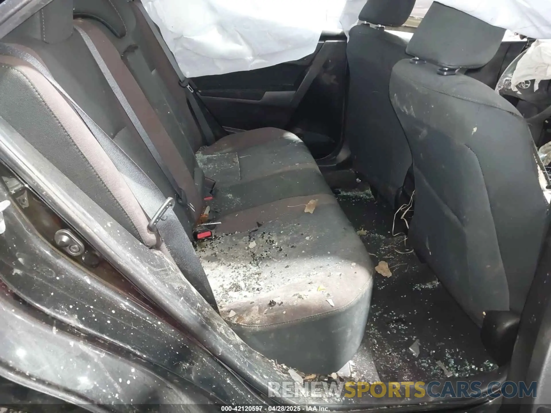 8 Photograph of a damaged car 5YFBURHE1KP940527 TOYOTA COROLLA 2019