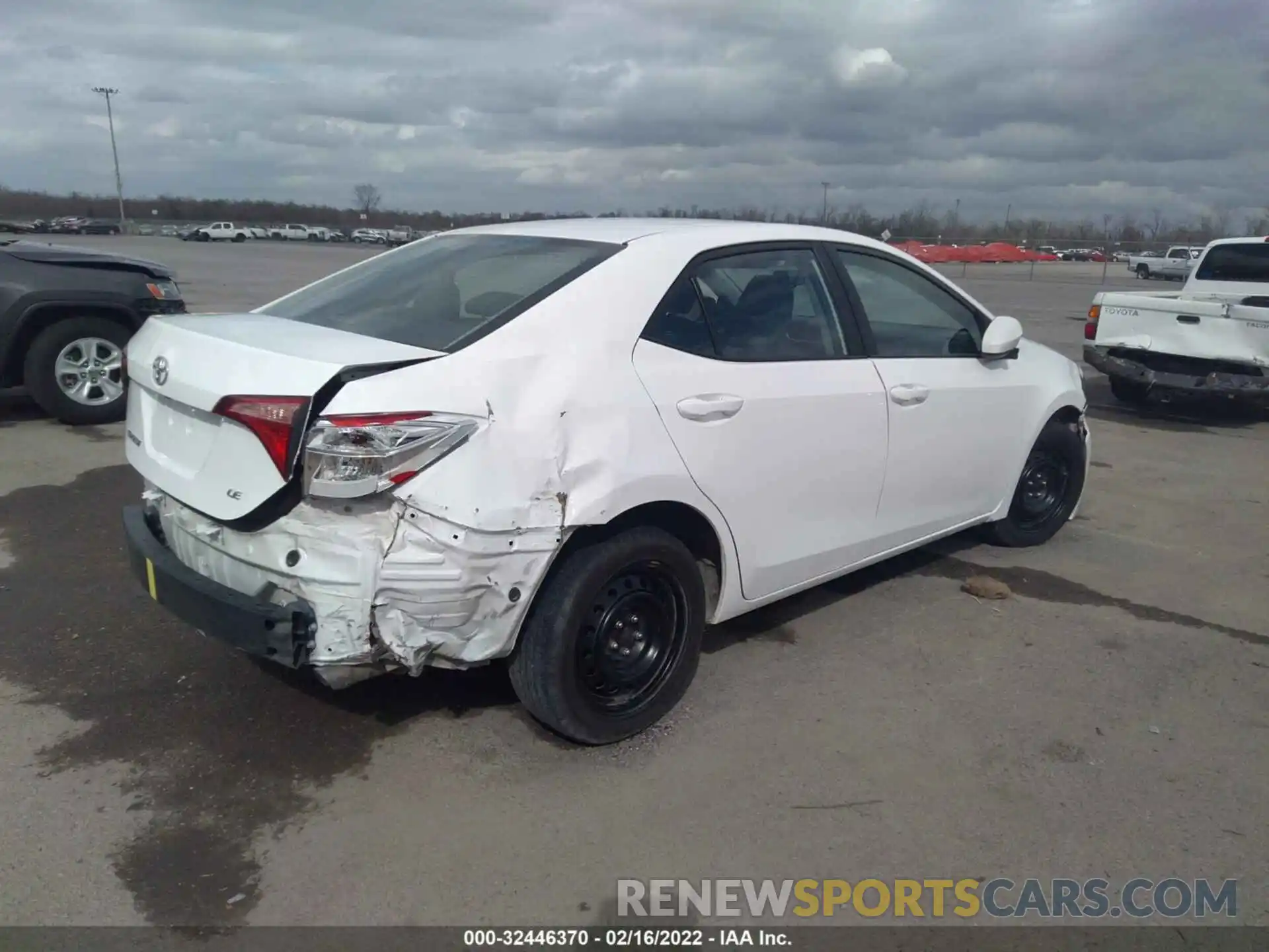 4 Photograph of a damaged car 5YFBURHE1KP940849 TOYOTA COROLLA 2019