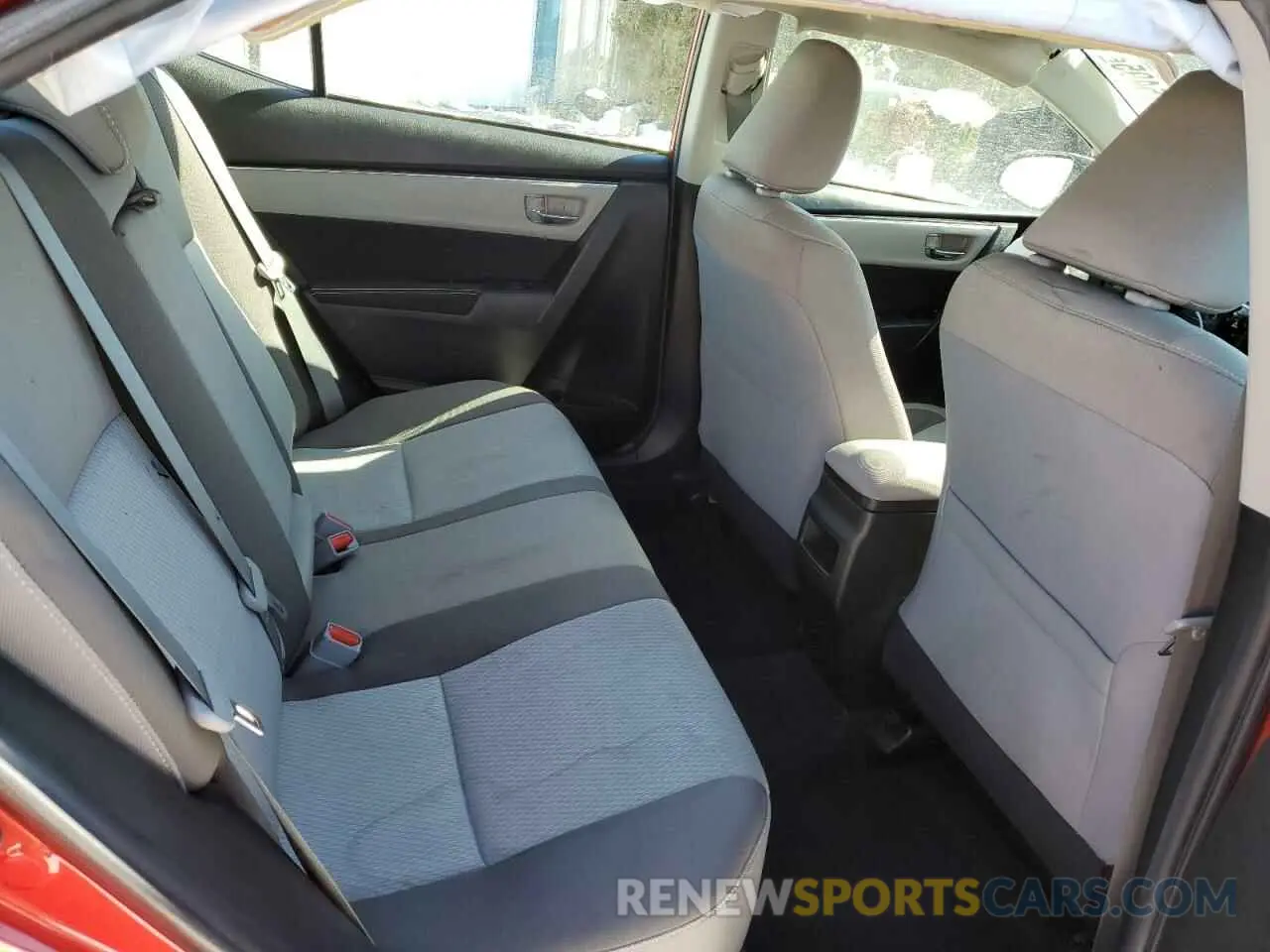 10 Photograph of a damaged car 5YFBURHE1KP943069 TOYOTA COROLLA 2019