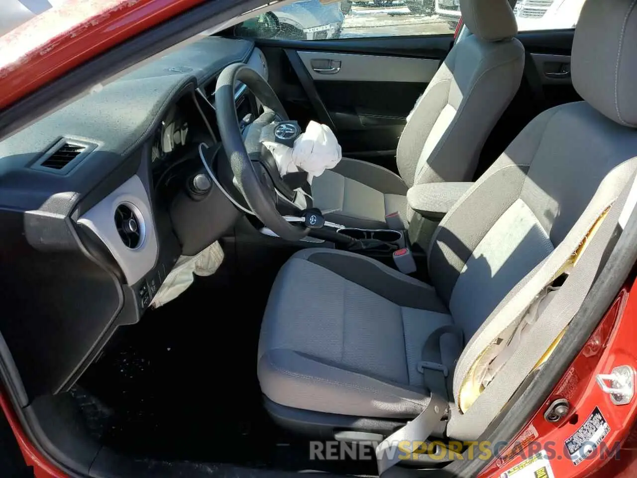 7 Photograph of a damaged car 5YFBURHE1KP943069 TOYOTA COROLLA 2019