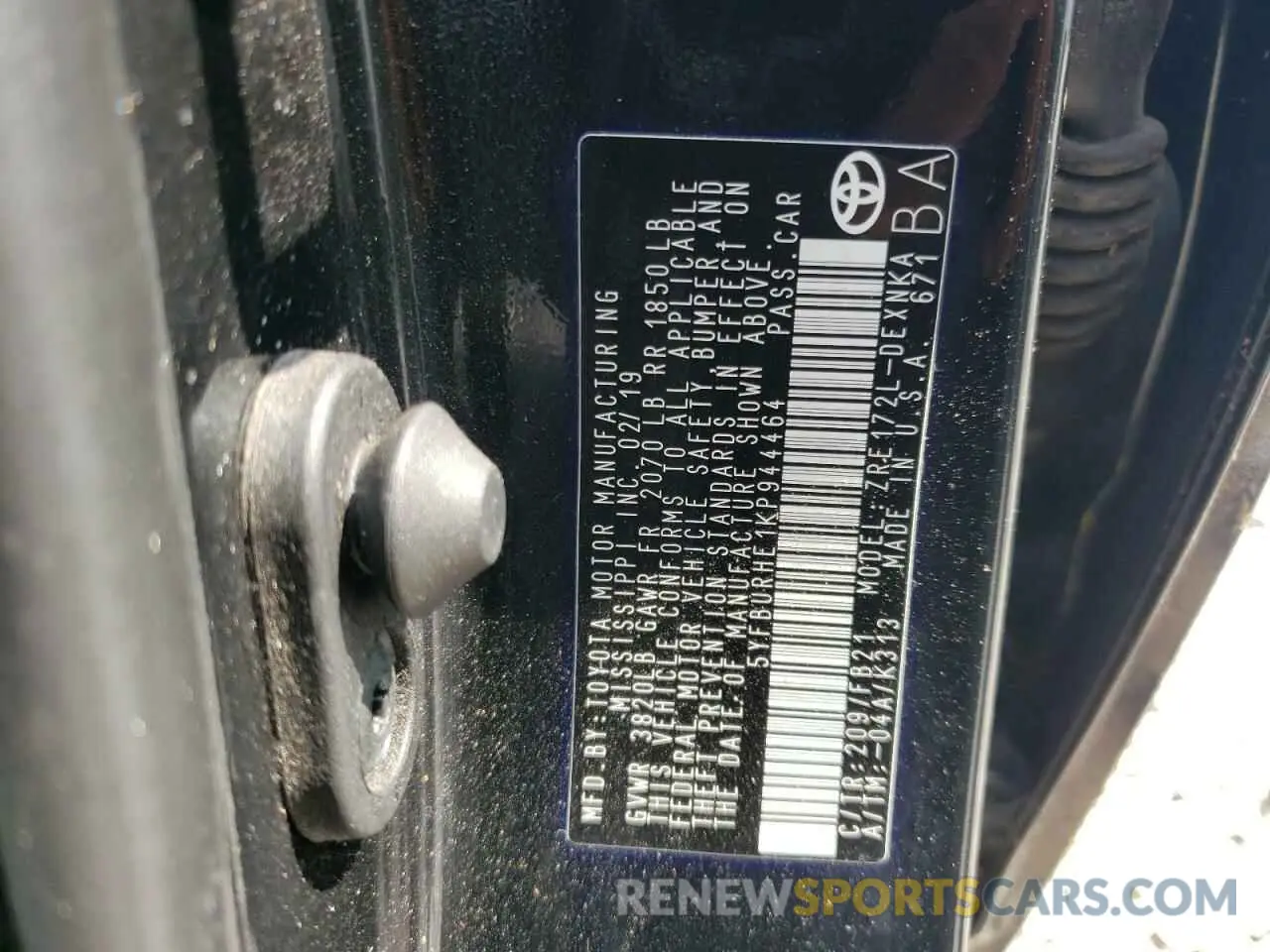 13 Photograph of a damaged car 5YFBURHE1KP944464 TOYOTA COROLLA 2019