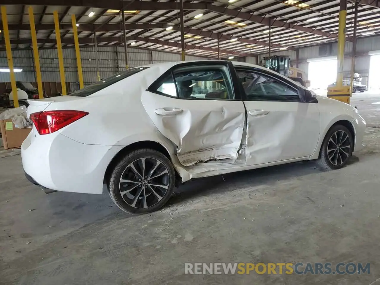 3 Photograph of a damaged car 5YFBURHE1KP946876 TOYOTA COROLLA 2019