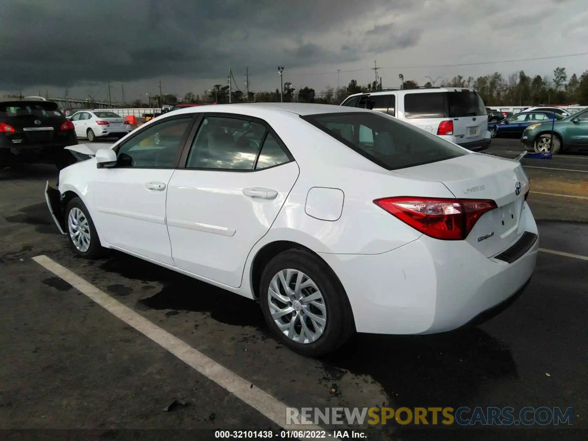 3 Photograph of a damaged car 5YFBURHE1KP948658 TOYOTA COROLLA 2019