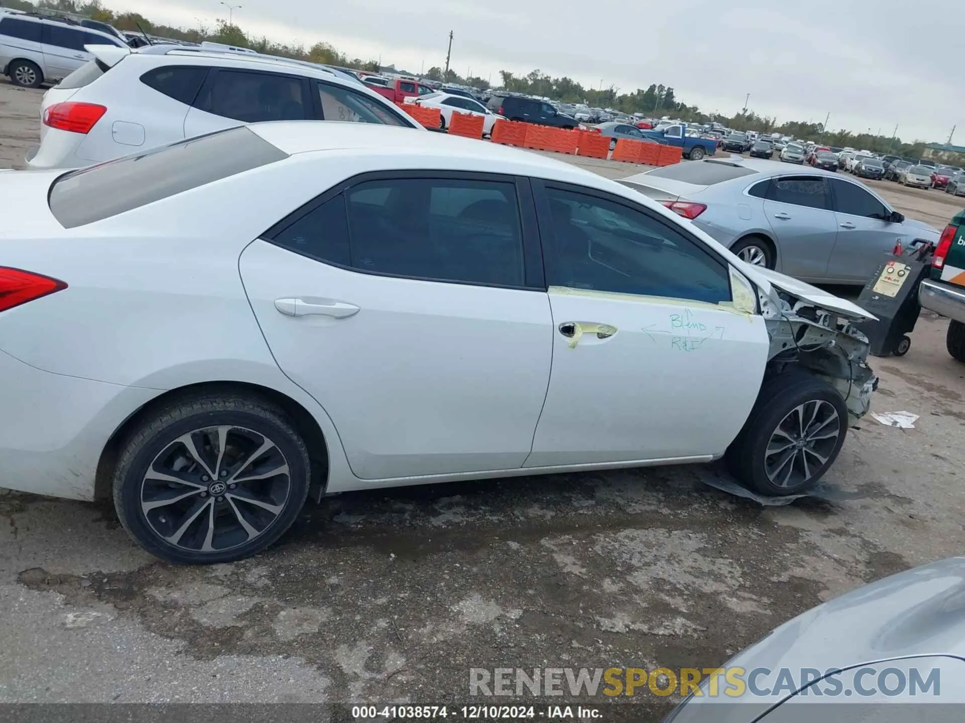 14 Photograph of a damaged car 5YFBURHE2KP857673 TOYOTA COROLLA 2019