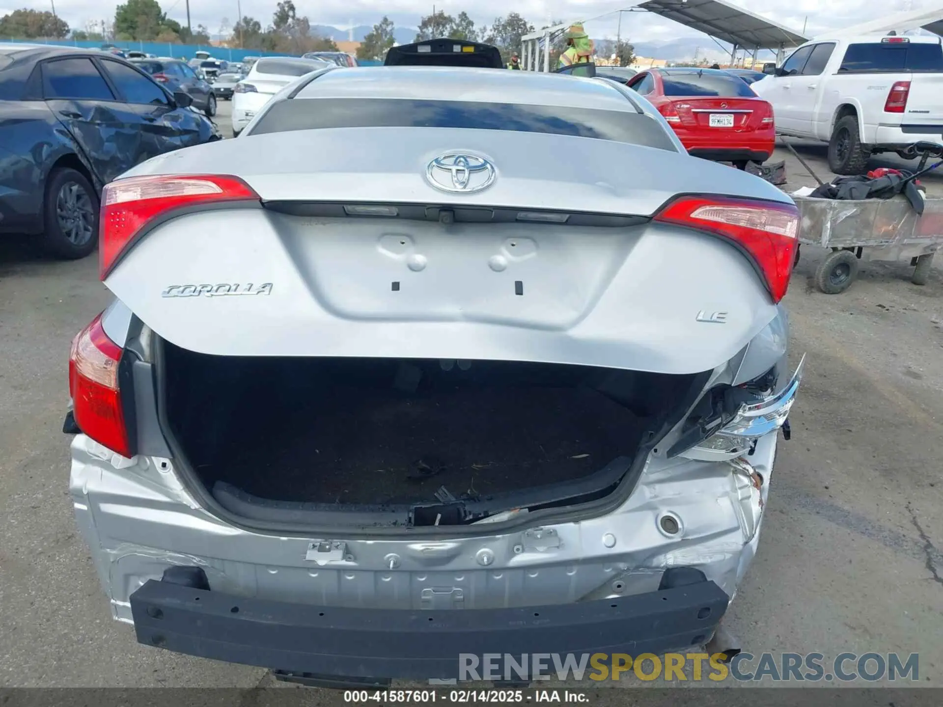 17 Photograph of a damaged car 5YFBURHE2KP858502 TOYOTA COROLLA 2019