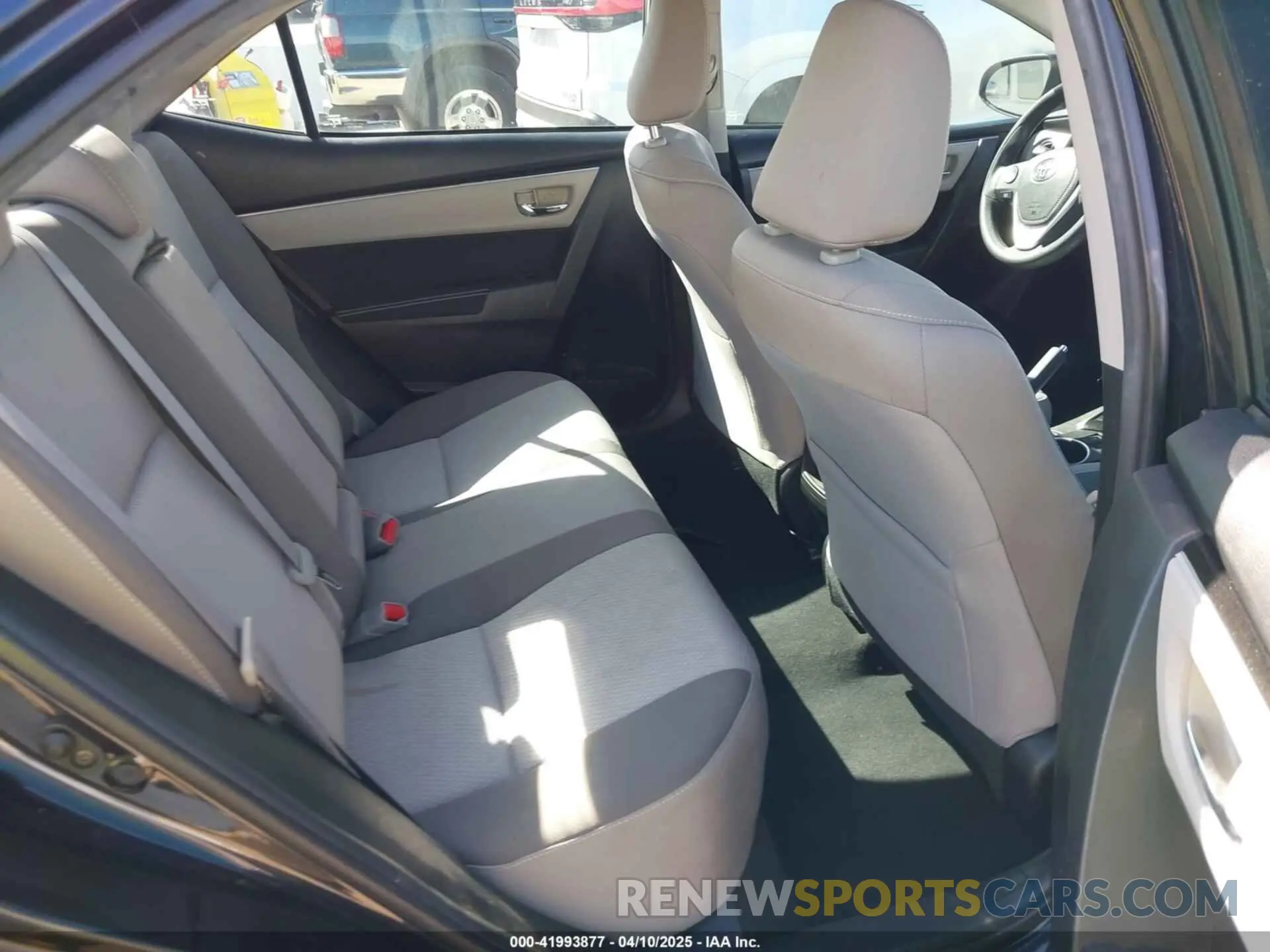 8 Photograph of a damaged car 5YFBURHE2KP860511 TOYOTA COROLLA 2019