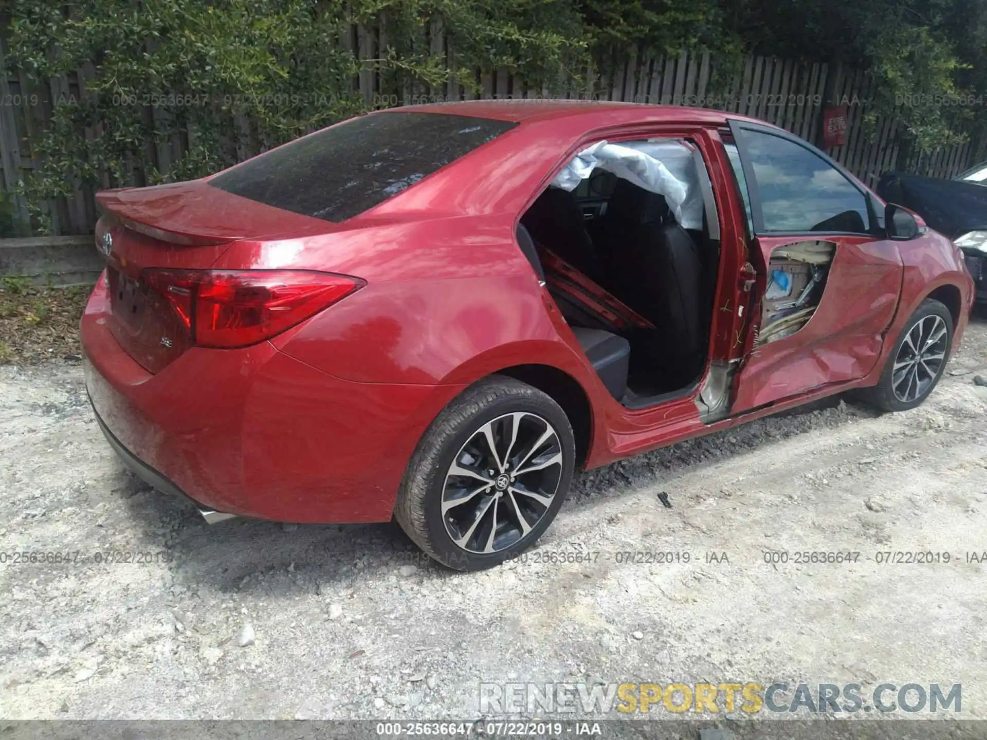 4 Photograph of a damaged car 5YFBURHE2KP862548 TOYOTA COROLLA 2019