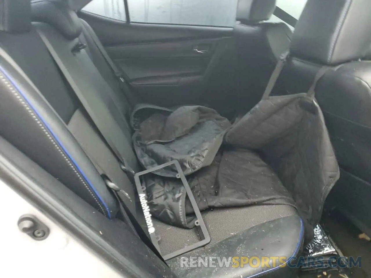 10 Photograph of a damaged car 5YFBURHE2KP863473 TOYOTA COROLLA 2019