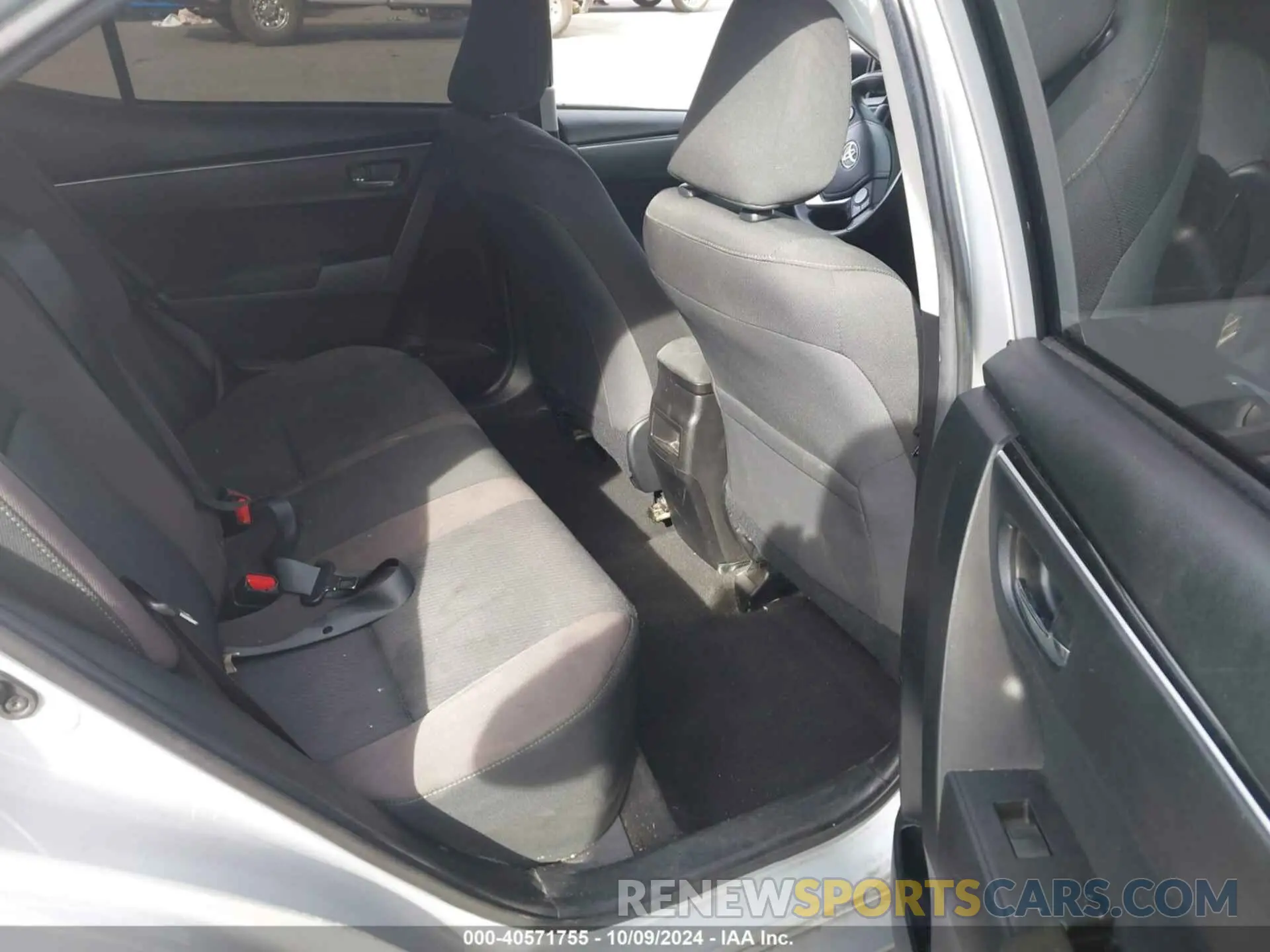 8 Photograph of a damaged car 5YFBURHE2KP869824 TOYOTA COROLLA 2019