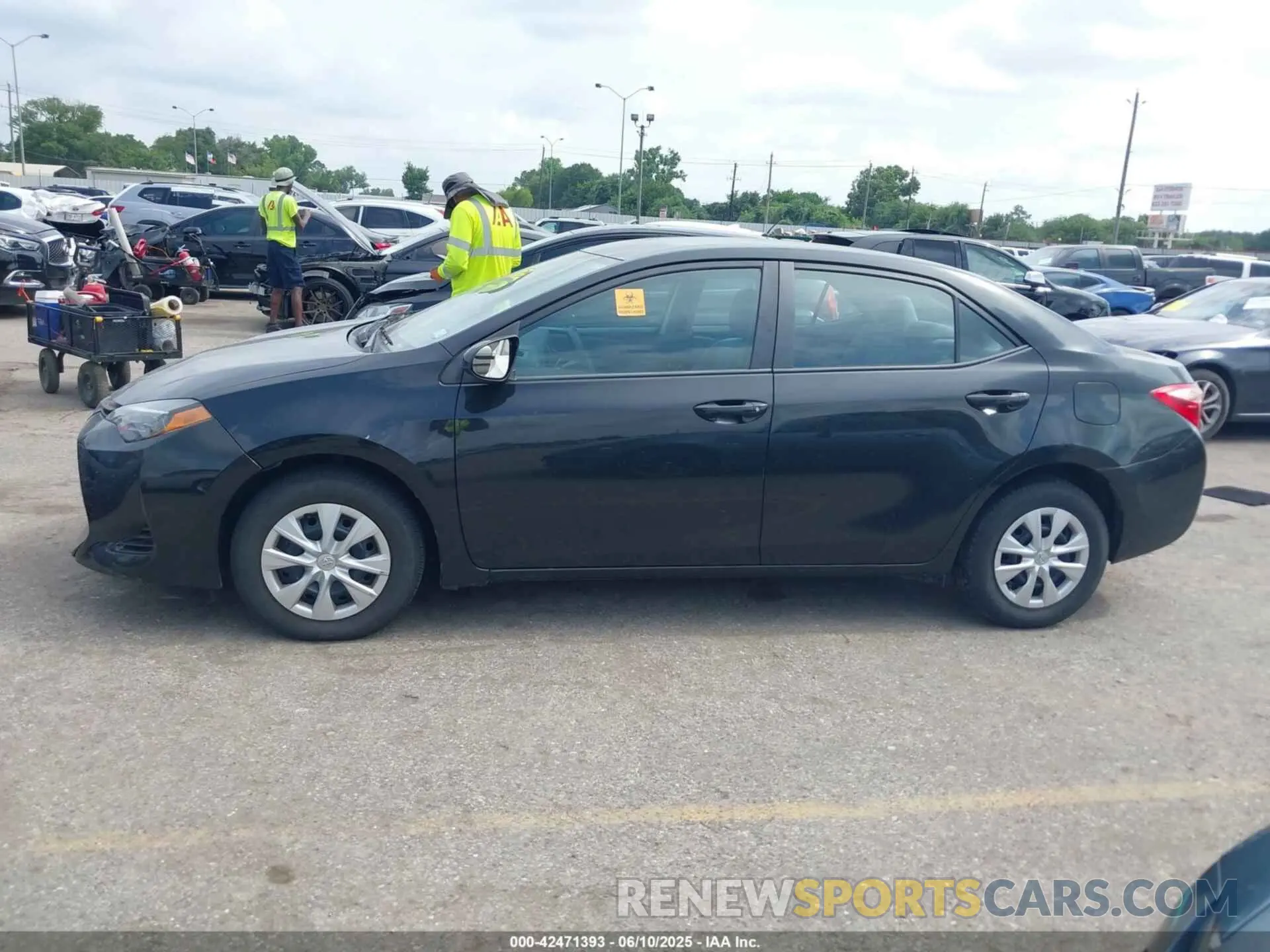 14 Photograph of a damaged car 5YFBURHE2KP875929 TOYOTA COROLLA 2019