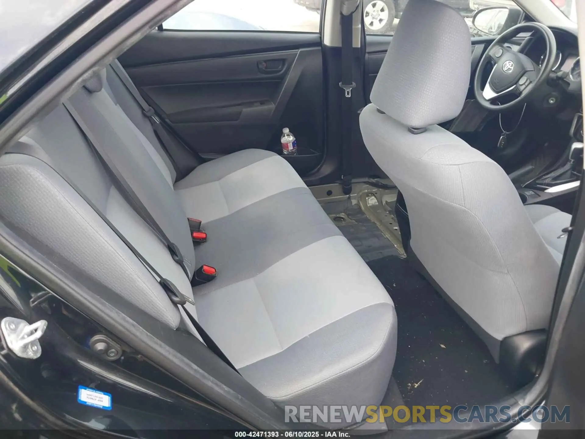 8 Photograph of a damaged car 5YFBURHE2KP875929 TOYOTA COROLLA 2019