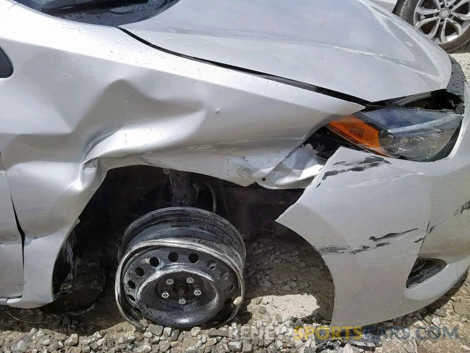 9 Photograph of a damaged car 5YFBURHE2KP878359 TOYOTA COROLLA 2019