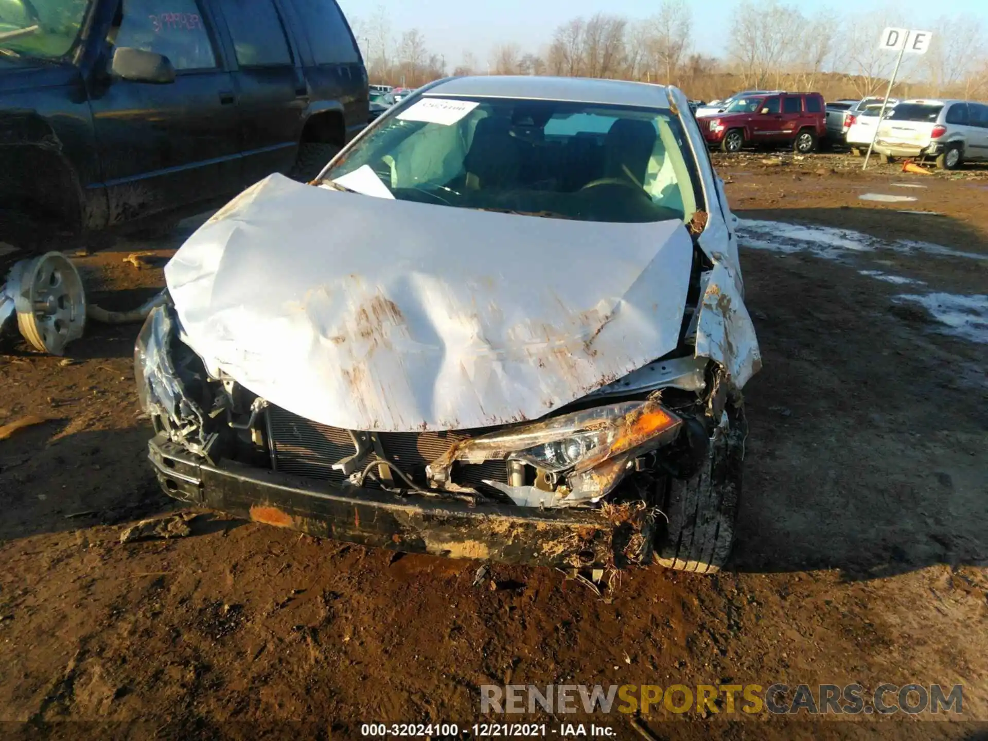 6 Photograph of a damaged car 5YFBURHE2KP897168 TOYOTA COROLLA 2019