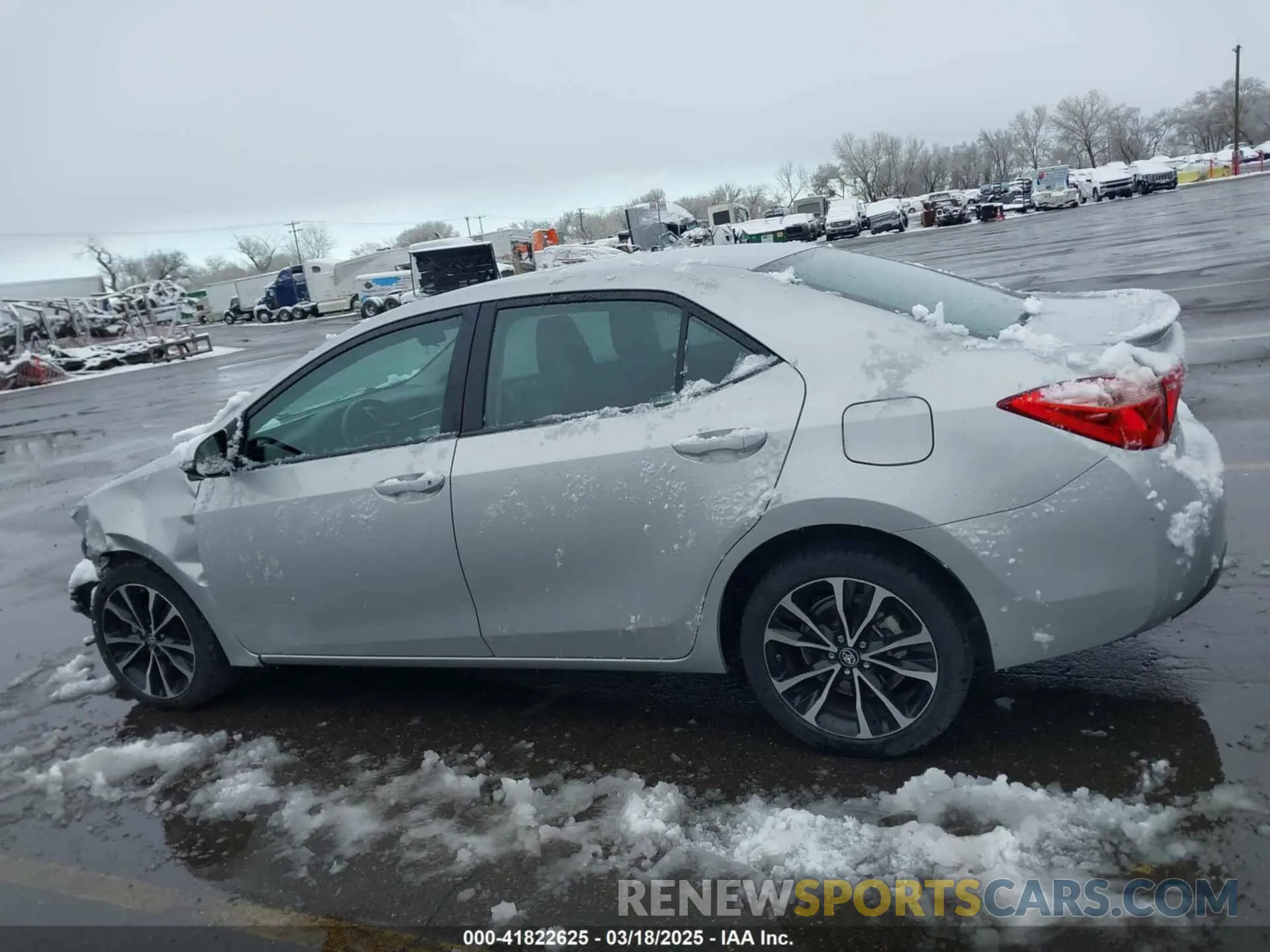 14 Photograph of a damaged car 5YFBURHE2KP910064 TOYOTA COROLLA 2019