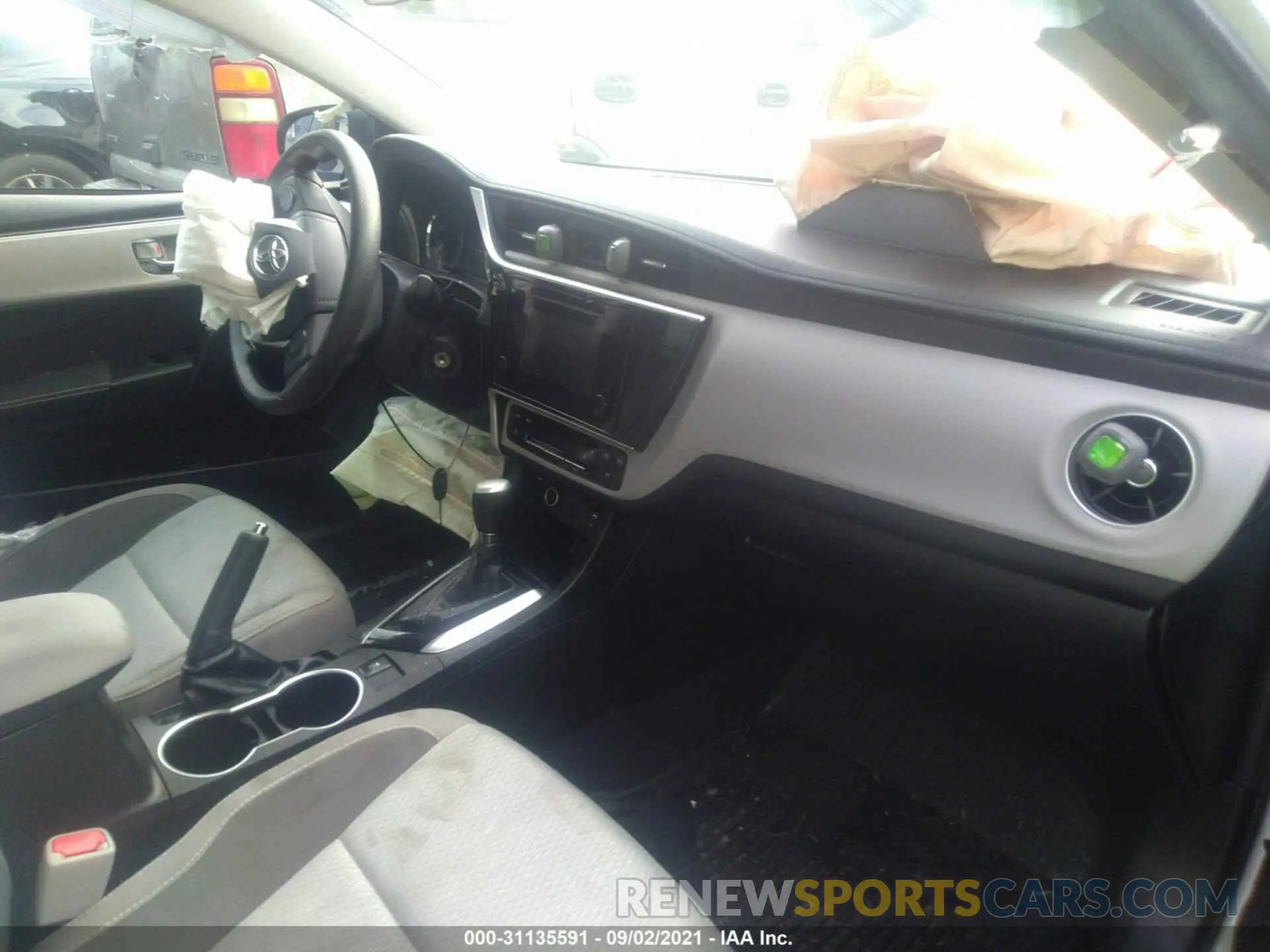 5 Photograph of a damaged car 5YFBURHE2KP914096 TOYOTA COROLLA 2019