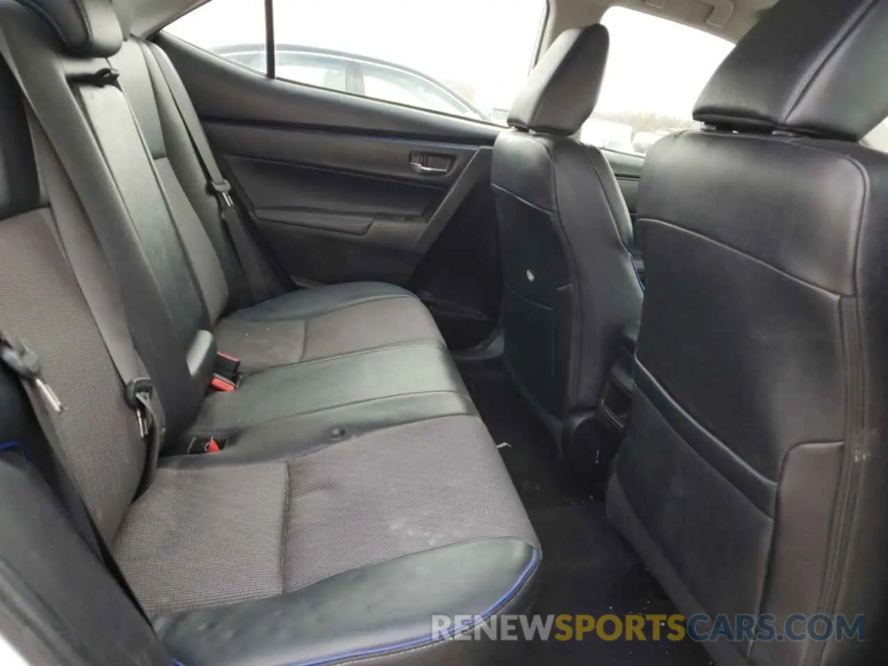 10 Photograph of a damaged car 5YFBURHE2KP919332 TOYOTA COROLLA 2019