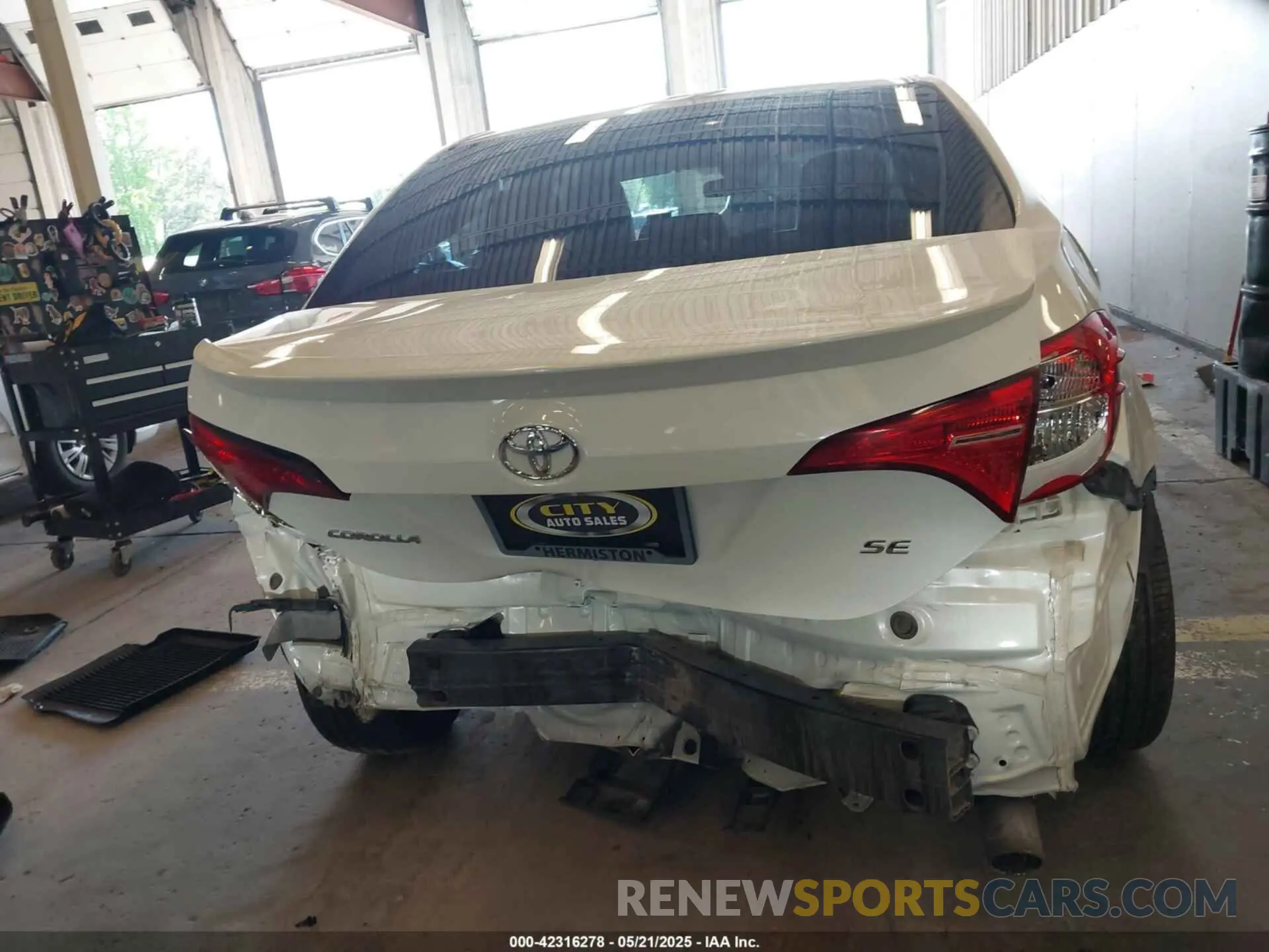 15 Photograph of a damaged car 5YFBURHE2KP924014 TOYOTA COROLLA 2019