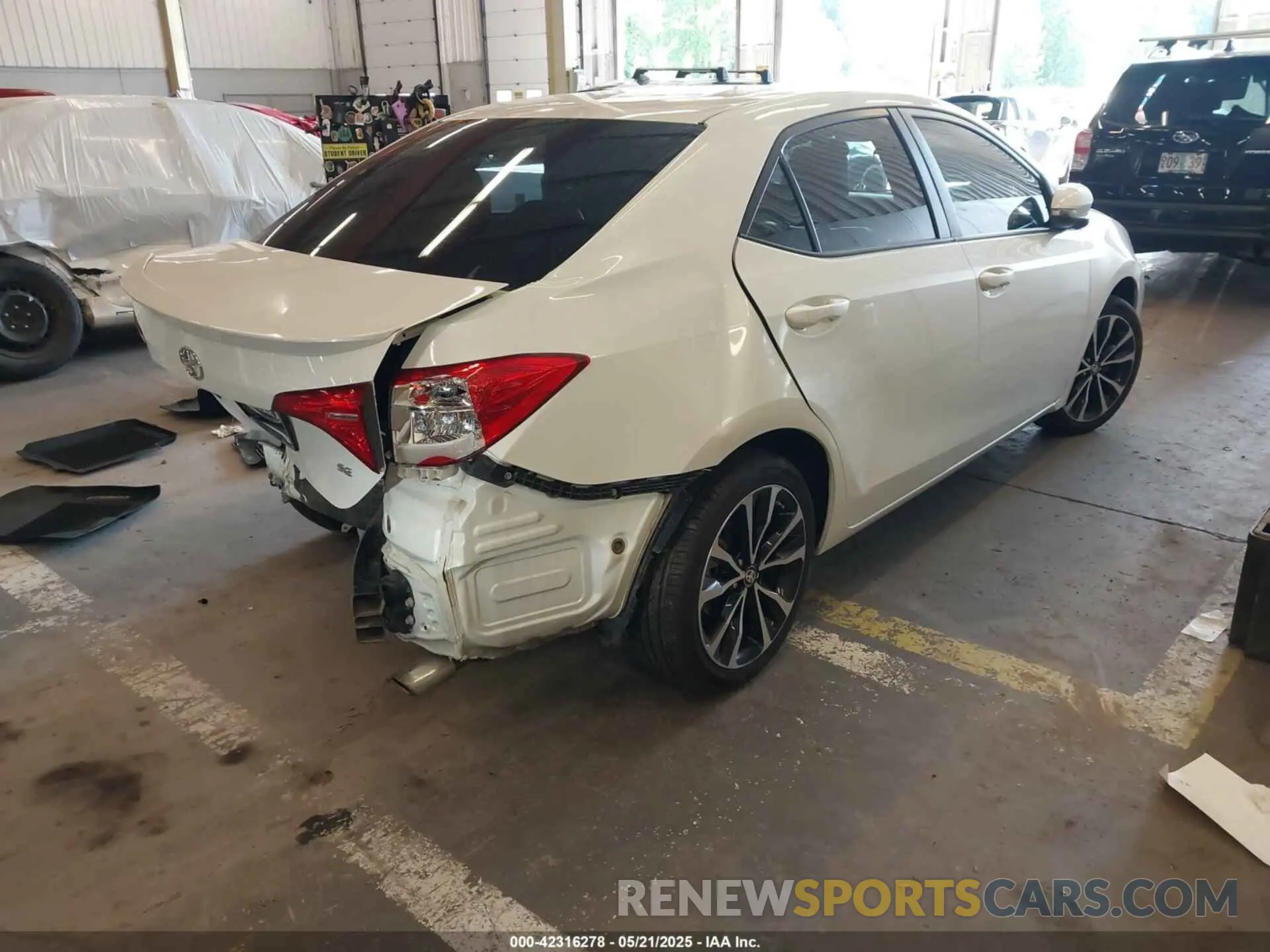 4 Photograph of a damaged car 5YFBURHE2KP924014 TOYOTA COROLLA 2019
