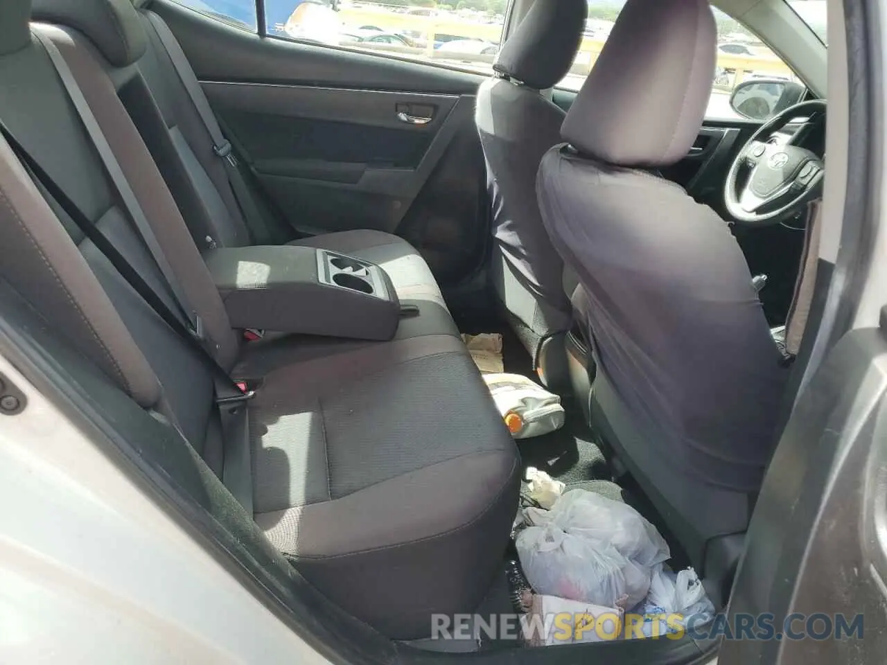 10 Photograph of a damaged car 5YFBURHE2KP924224 TOYOTA COROLLA 2019