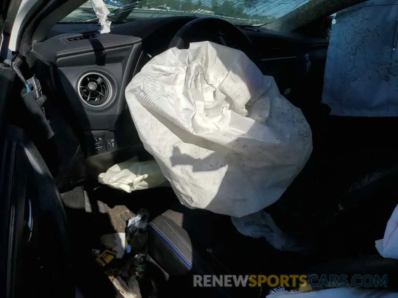 8 Photograph of a damaged car 5YFBURHE2KP924918 TOYOTA COROLLA 2019