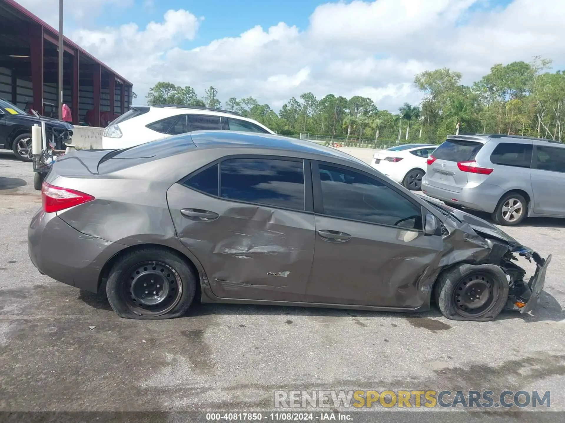 13 Photograph of a damaged car 5YFBURHE2KP928497 TOYOTA COROLLA 2019