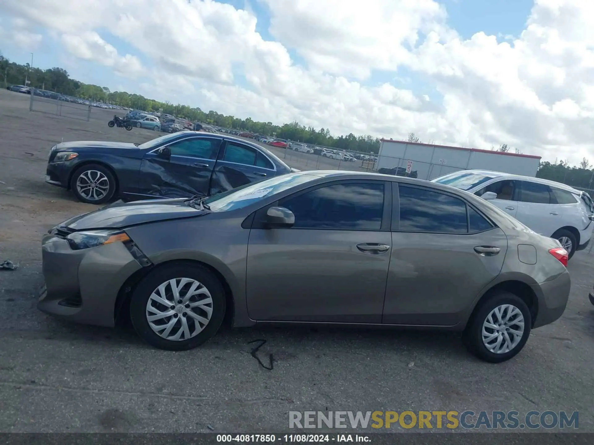 14 Photograph of a damaged car 5YFBURHE2KP928497 TOYOTA COROLLA 2019
