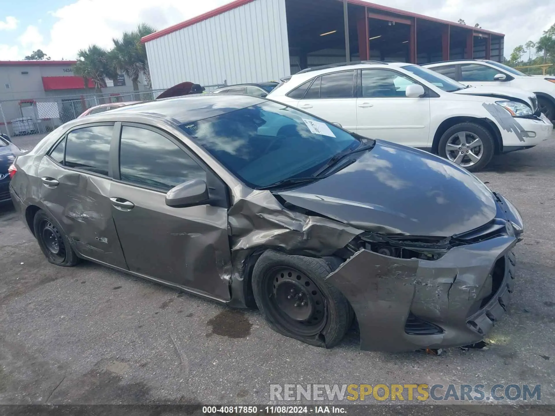17 Photograph of a damaged car 5YFBURHE2KP928497 TOYOTA COROLLA 2019