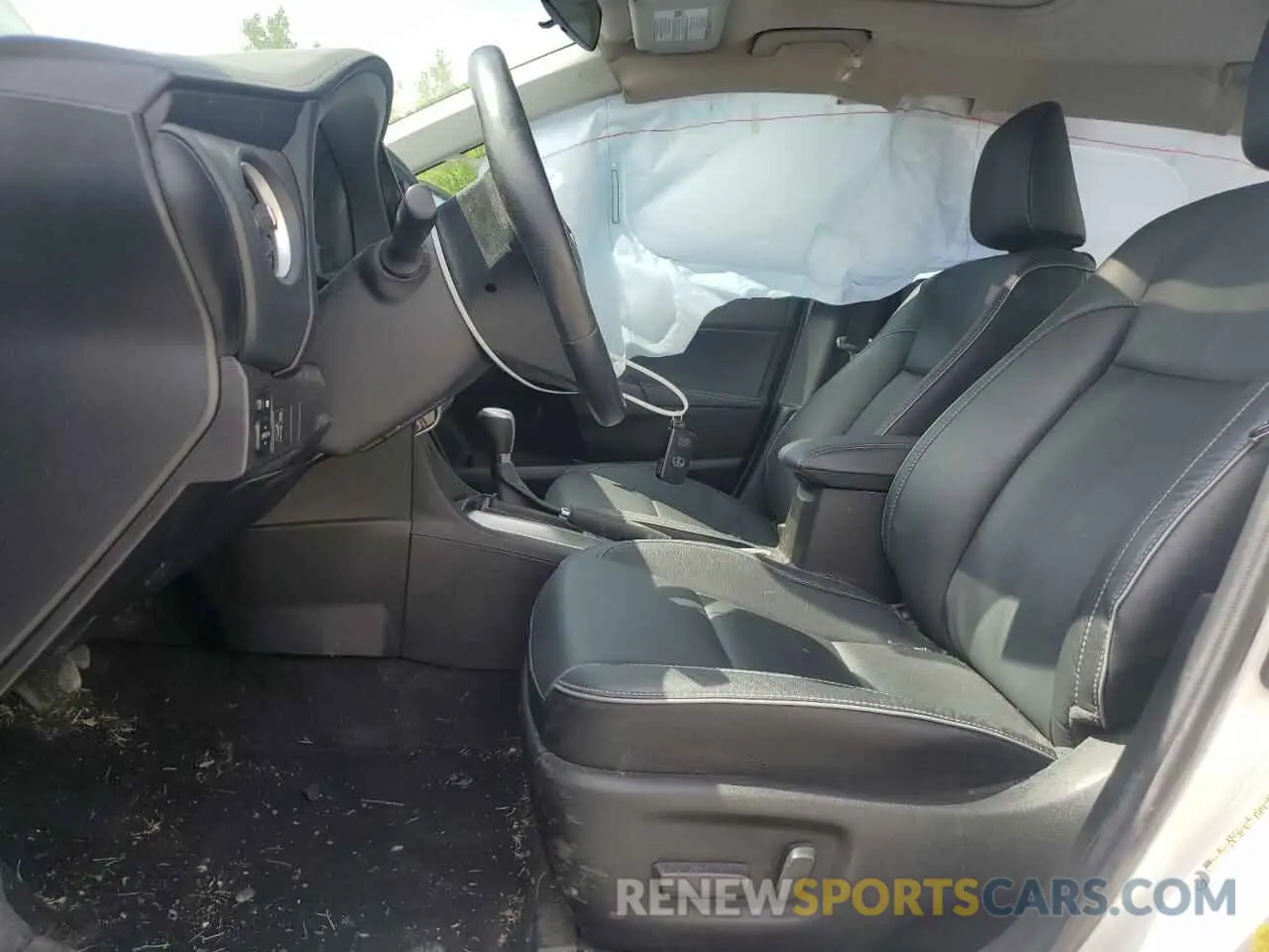 7 Photograph of a damaged car 5YFBURHE2KP930671 TOYOTA COROLLA 2019